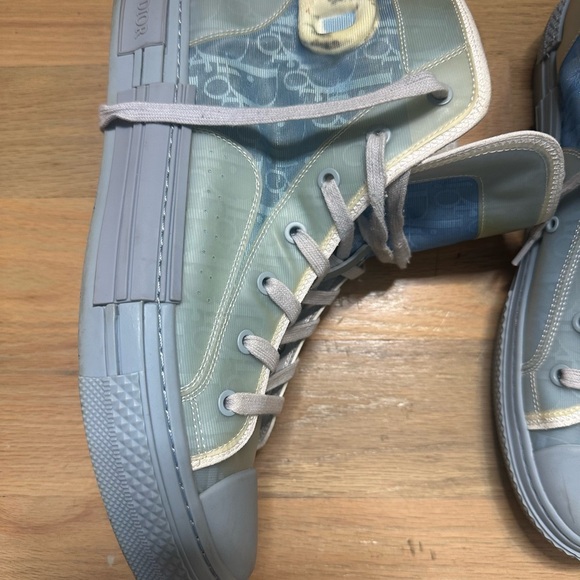 Christian Dior Sneakers - Picture 2 of 5